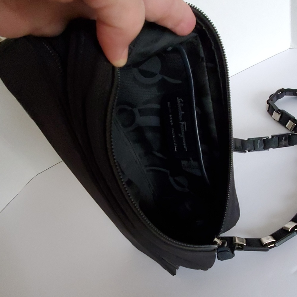Salvatore Ferragamo Small Shoulder Bag - Picture 5 of 9